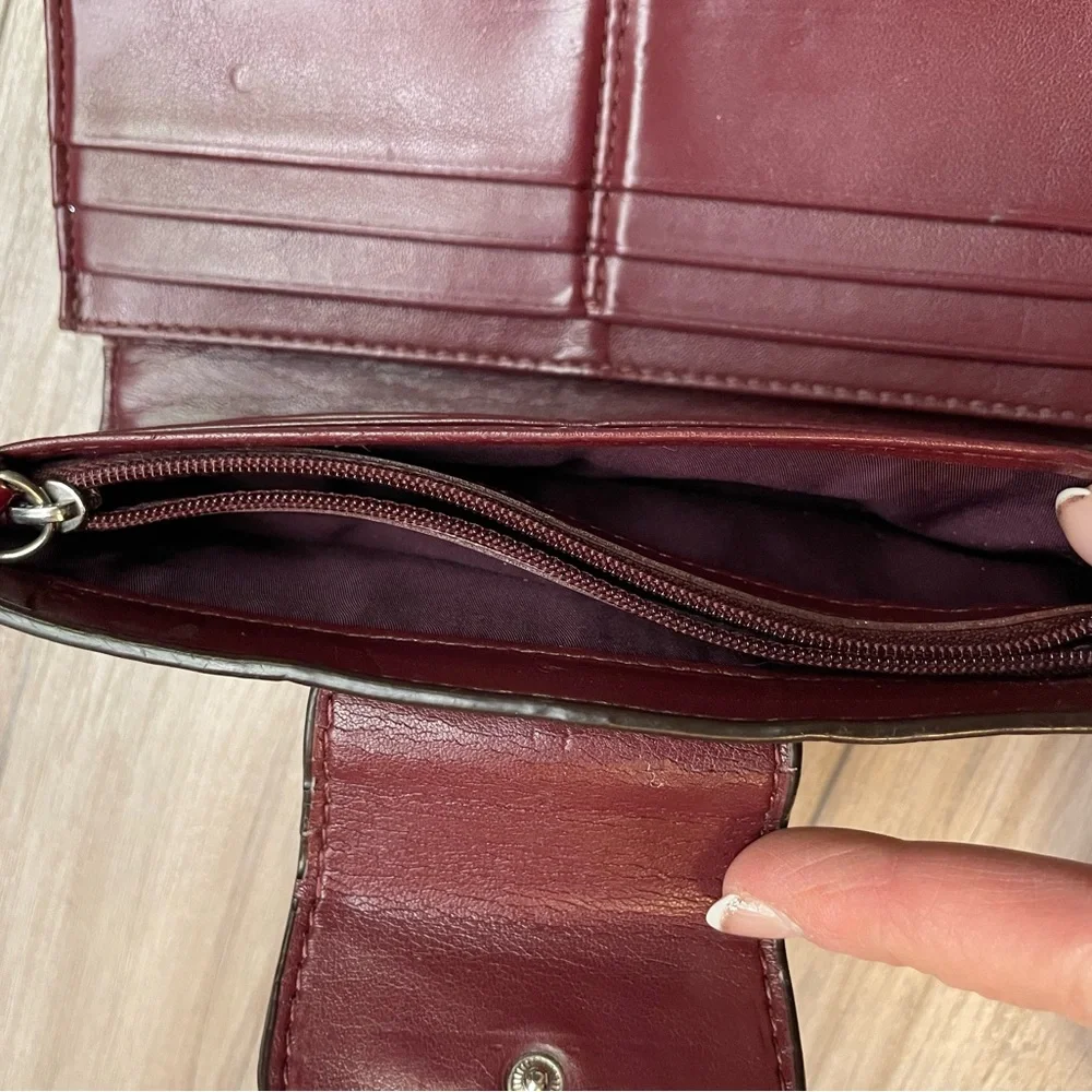 Coach Limited Edition Ashley Patent Wallet - Picture 10 of 14